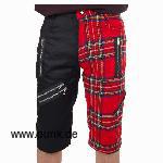 Sexypunk: Zip-Shorts, halb schwarz, halb rotes Schottenmuster